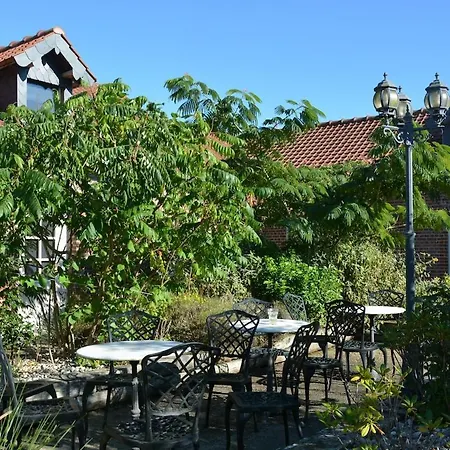 Bienvenue Dans Le Henson Chez Pommes & Chevaux * Favieres (Somme)